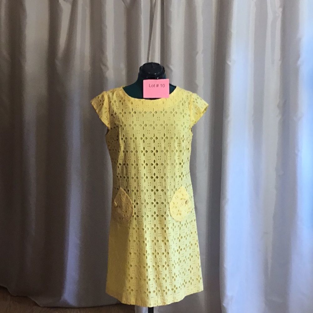 NWOT bright sunny yellow dress with cap sleeves in size 12 by MADISON LEIGH